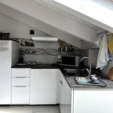 The Sweet Attic Room - De Vivo Realty Meta Di Sorrento Eksteriør bilde
