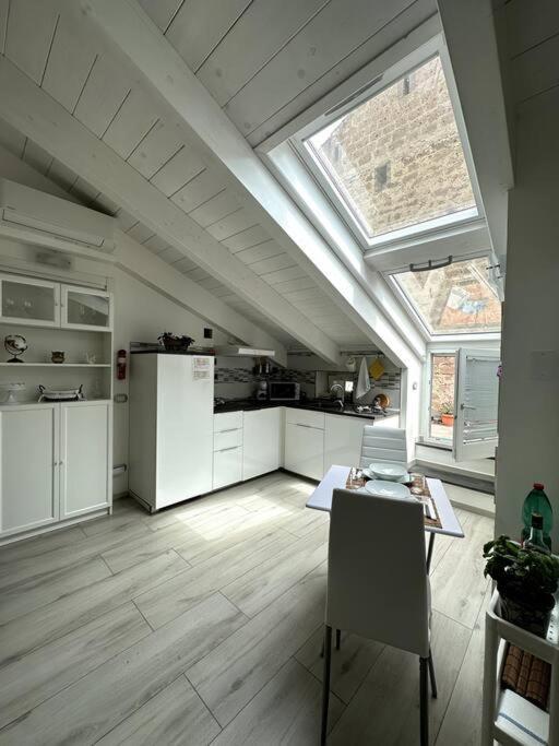 The Sweet Attic Room - De Vivo Realty Meta Di Sorrento Eksteriør bilde