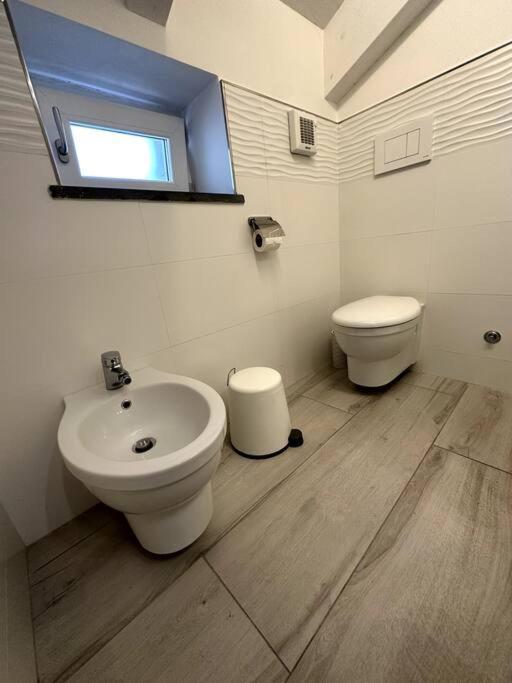 The Sweet Attic Room - De Vivo Realty Meta Di Sorrento Eksteriør bilde